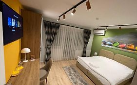 Avenue Apartment